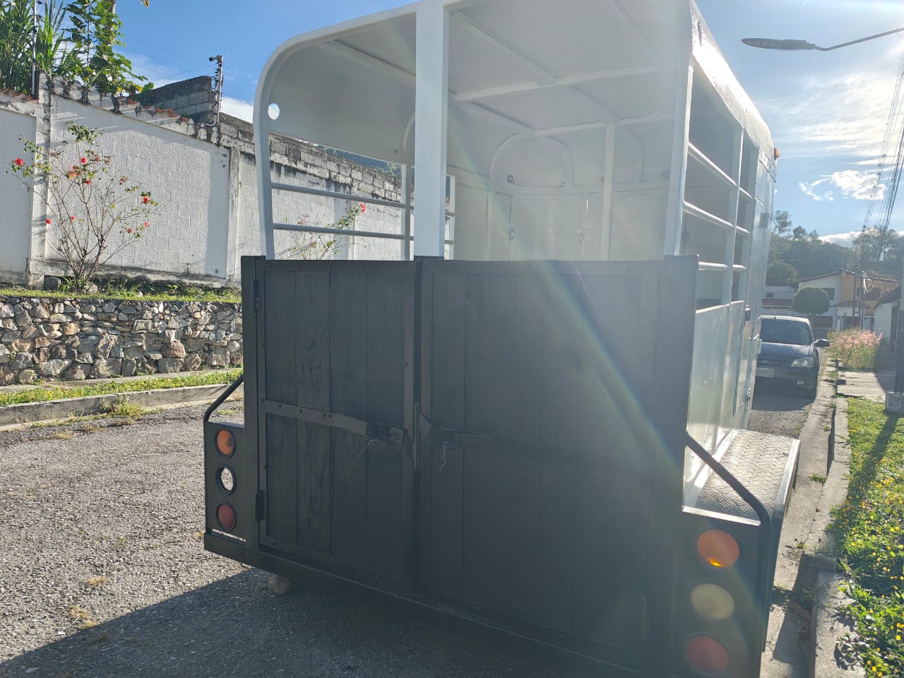 Tráiler 2 Puestos